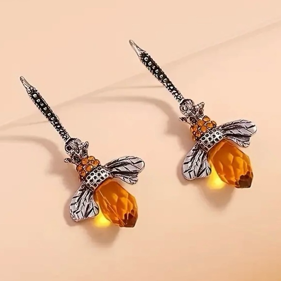 “Amber Abdomen Queen Bee” Faceted Tomenta Bumblebee Honeybee Victorian Earrings - Picture 1 of 16